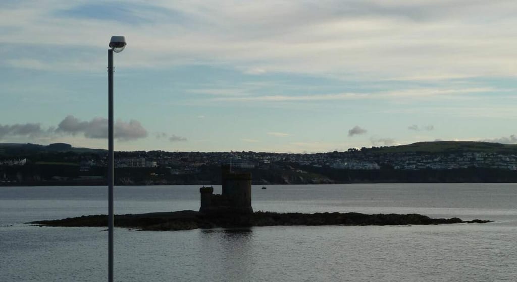 Blick von der Fähre in den Hafen der Isle of Man - Douglas